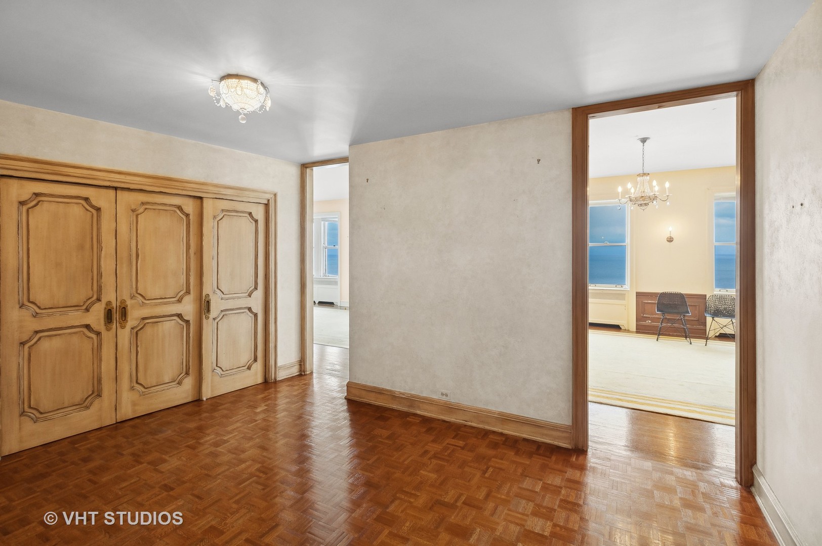 1242 N LAKE SHORE Drive 22