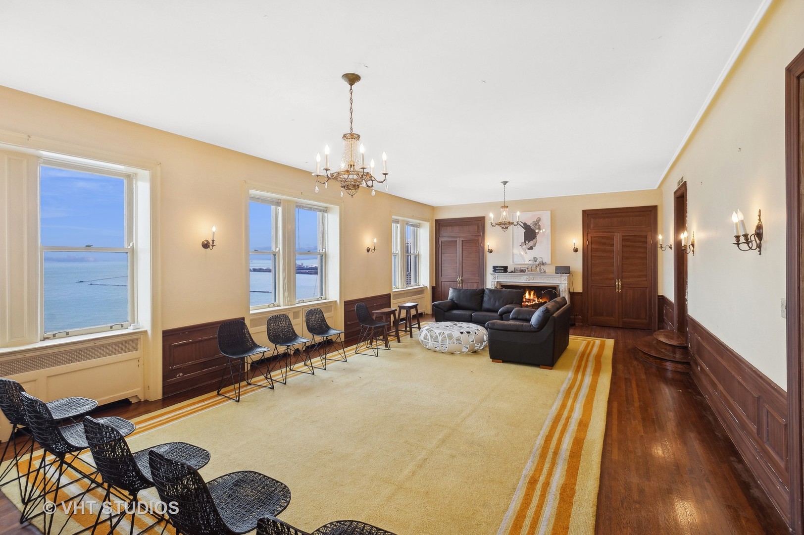 1242 N LAKE SHORE Drive 22