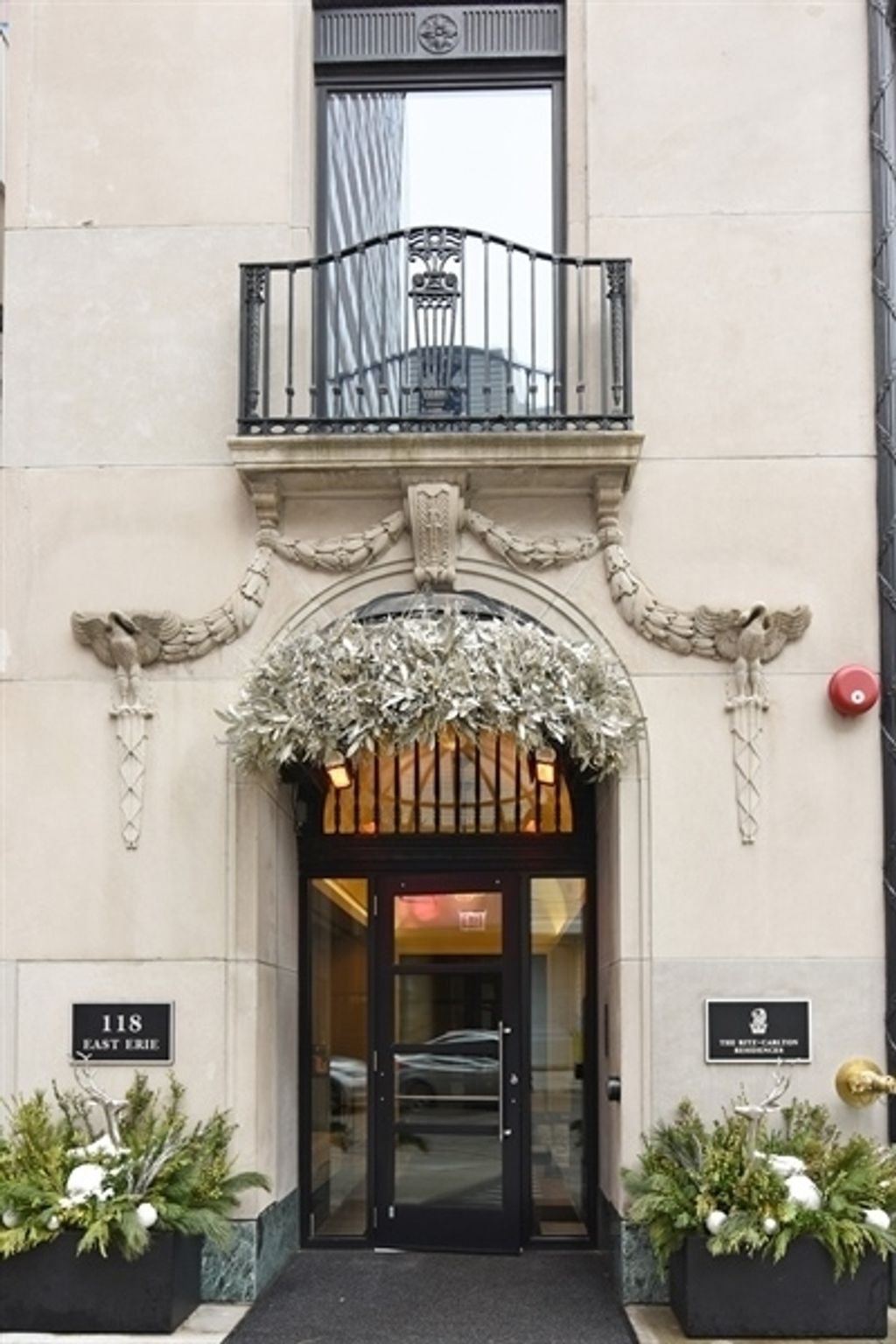 listing image 0