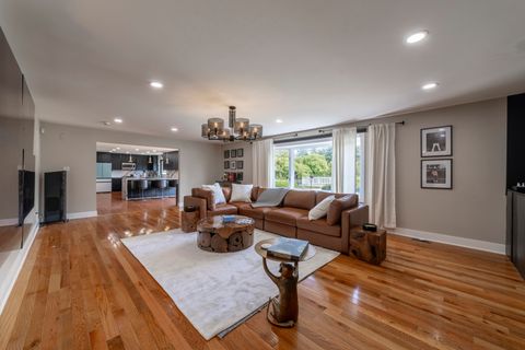 Tiny photo for 8607 Glenshire Street, Tinley Park, IL 60487 (MLS # 12481362)