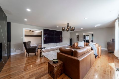 Tiny photo for 8607 Glenshire Street, Tinley Park, IL 60487 (MLS # 12481362)