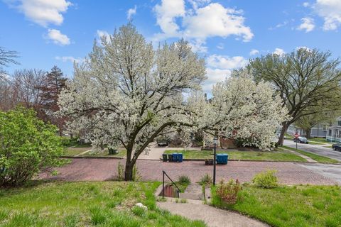 Tiny photo for 1200 E 9th Street, Davenport, IA 52803 (MLS # 12656304)
