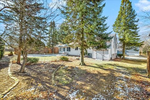 Tiny photo for 9 Ethell Parkway, Bloomington, IL 61701 (MLS # 12556503)