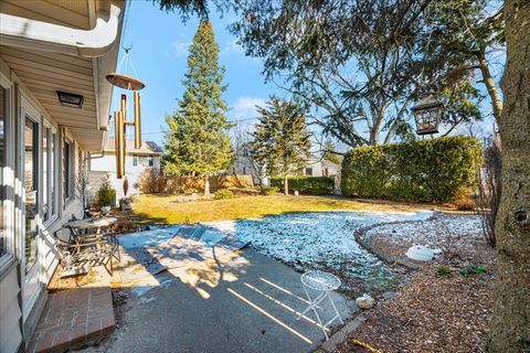 Tiny photo for 9 Ethell Parkway, Bloomington, IL 61701 (MLS # 12556503)