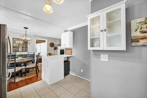 Tiny photo for 9 Ethell Parkway, Bloomington, IL 61701 (MLS # 12556503)