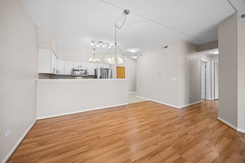 Tiny photo for 3400 Wellington Court #204, Rolling Meadows, IL 60008 (MLS # 12471350)
