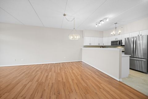 Tiny photo for 3400 Wellington Court #204, Rolling Meadows, IL 60008 (MLS # 12471350)