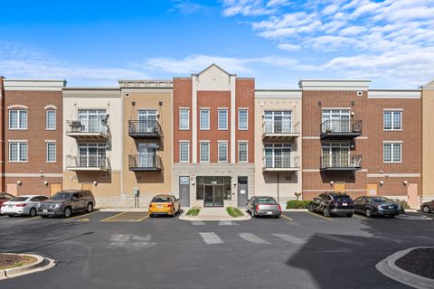 Photo of 3400 Wellington Court #204, Rolling Meadows, IL 60008 (MLS # 12471350)