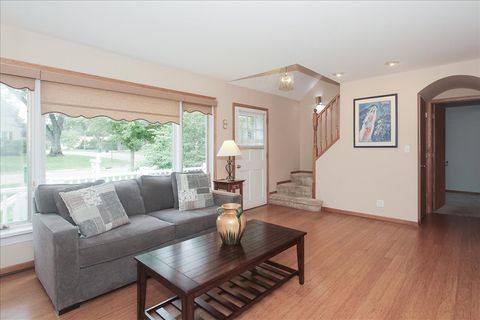 Tiny photo for 201 W Crystal Avenue, Lombard, IL 60148 (MLS # 12446124)