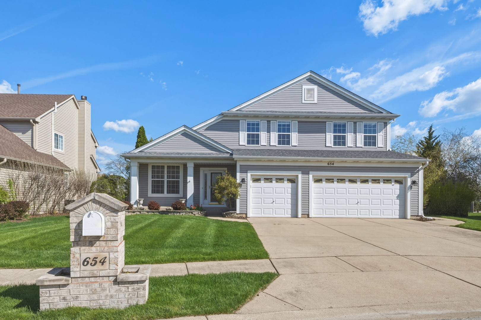 654 Easton Lane