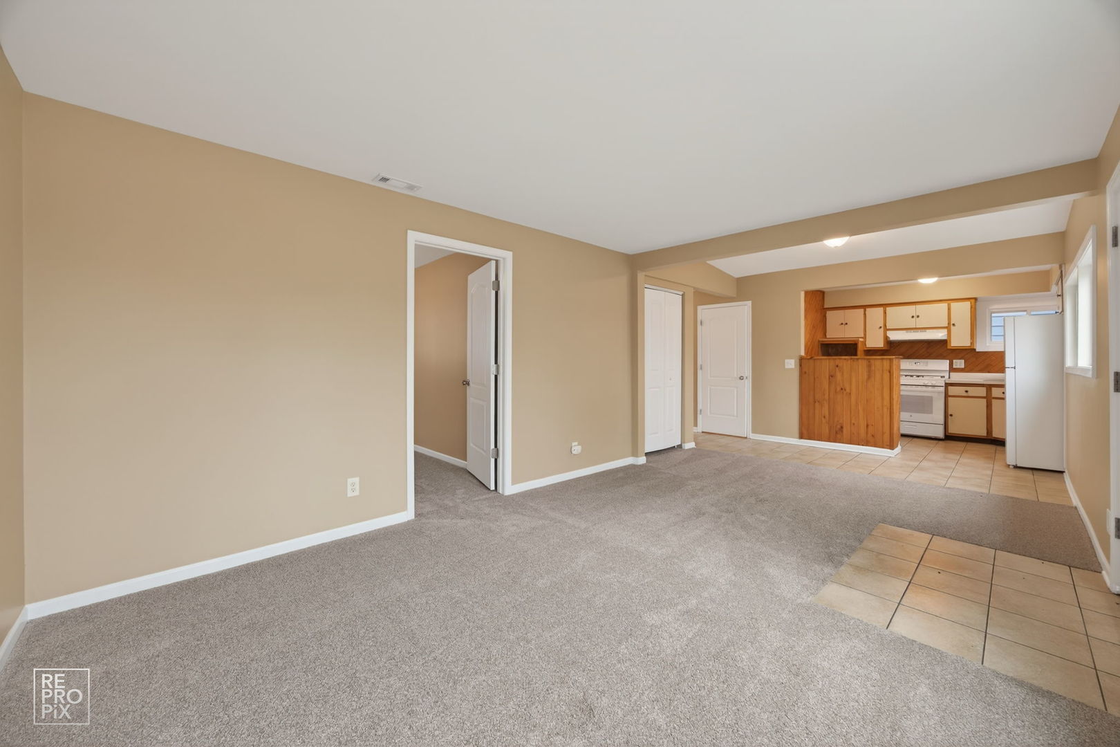 33704 N Oakland Drive