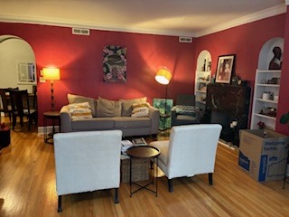 6926 S Paxton Avenue 1N