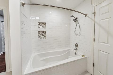 Tiny photo for 44 N VAIL Avenue #505, Arlington Heights, IL 60005 (MLS # 12621641)