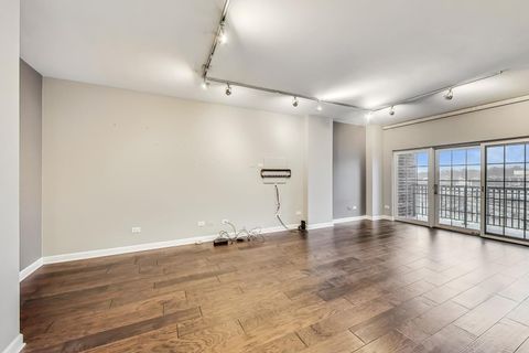 Tiny photo for 44 N VAIL Avenue #505, Arlington Heights, IL 60005 (MLS # 12621641)