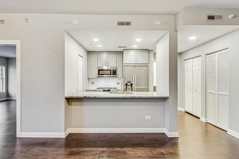 Tiny photo for 44 N VAIL Avenue #505, Arlington Heights, IL 60005 (MLS # 12621641)