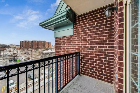Tiny photo for 44 N VAIL Avenue #505, Arlington Heights, IL 60005 (MLS # 12621641)