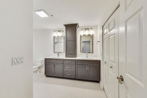 Tiny photo for 44 N VAIL Avenue #505, Arlington Heights, IL 60005 (MLS # 12621641)