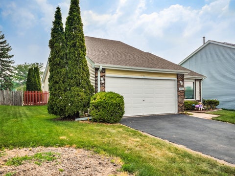 Tiny photo for 7061 Yorkshire Drive, Woodridge, IL 60517 (MLS # 12748047)