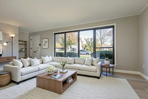 Tiny photo for 858 E Grant Drive, Des Plaines, IL 60016 (MLS # 12515228)