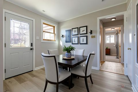 Tiny photo for 858 E Grant Drive, Des Plaines, IL 60016 (MLS # 12515228)