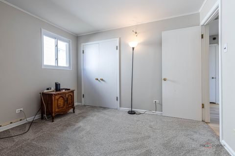 Tiny photo for 858 E Grant Drive, Des Plaines, IL 60016 (MLS # 12515228)