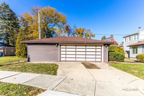 Tiny photo for 858 E Grant Drive, Des Plaines, IL 60016 (MLS # 12515228)