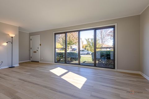 Tiny photo for 858 E Grant Drive, Des Plaines, IL 60016 (MLS # 12515228)