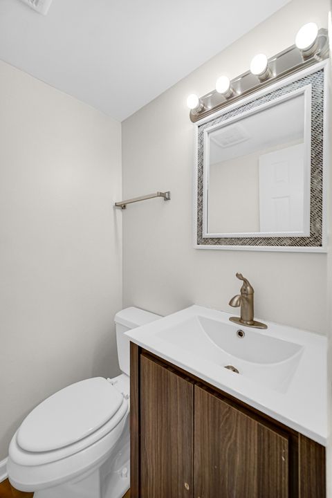 Tiny photo for 2022 Duxbury Court #2022, Streamwood, IL 60107 (MLS # 12666874)