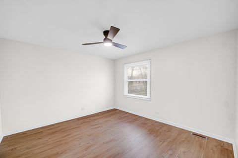 Tiny photo for 2022 Duxbury Court #2022, Streamwood, IL 60107 (MLS # 12666874)