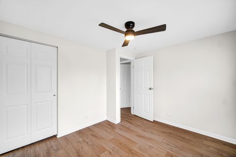 Tiny photo for 2022 Duxbury Court #2022, Streamwood, IL 60107 (MLS # 12666874)