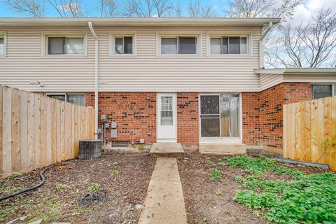 Tiny photo for 2022 Duxbury Court #2022, Streamwood, IL 60107 (MLS # 12666874)