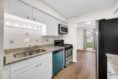 Tiny photo for 2022 Duxbury Court #2022, Streamwood, IL 60107 (MLS # 12666874)
