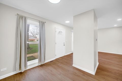 Tiny photo for 2022 Duxbury Court #2022, Streamwood, IL 60107 (MLS # 12666874)