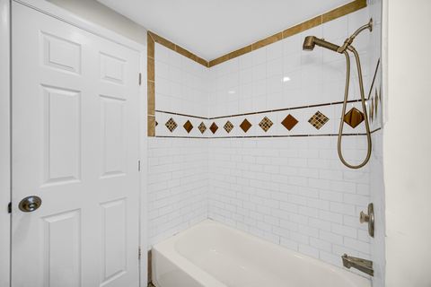 Tiny photo for 2022 Duxbury Court #2022, Streamwood, IL 60107 (MLS # 12666874)