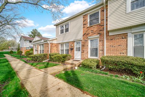 Tiny photo for 2022 Duxbury Court #2022, Streamwood, IL 60107 (MLS # 12666874)