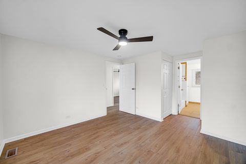 Tiny photo for 2022 Duxbury Court #2022, Streamwood, IL 60107 (MLS # 12666874)