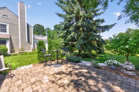 Tiny photo for 87 Whittington Course, St. Charles, IL 60174 (MLS # 12696105)