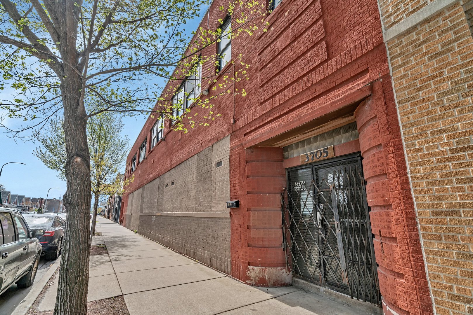 3705 W Grand Avenue