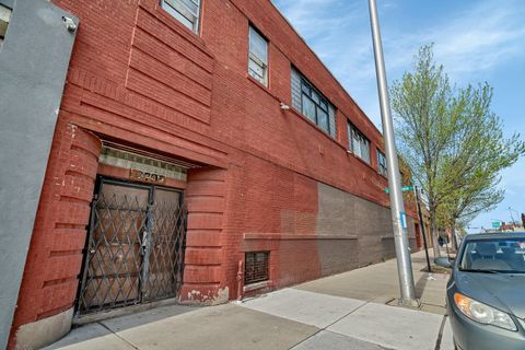 3705 W Grand Avenue Chicago IL 60651