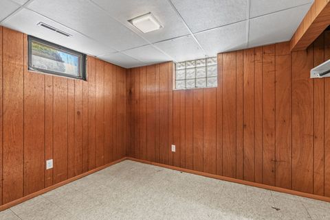 Tiny photo for 630 W Lombard Street, Davenport, IA 52803 (MLS # 12600771)