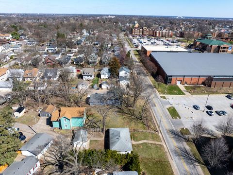 Tiny photo for 630 W Lombard Street, Davenport, IA 52803 (MLS # 12600771)