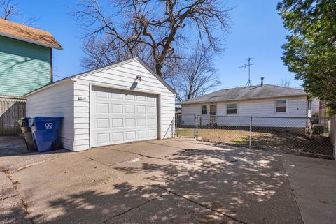 Tiny photo for 630 W Lombard Street, Davenport, IA 52803 (MLS # 12600771)