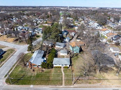 Tiny photo for 630 W Lombard Street, Davenport, IA 52803 (MLS # 12600771)