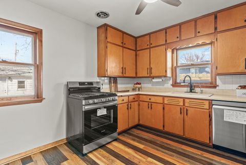 Tiny photo for 630 W Lombard Street, Davenport, IA 52803 (MLS # 12600771)