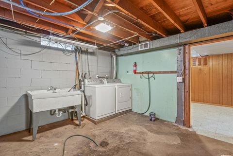 Tiny photo for 630 W Lombard Street, Davenport, IA 52803 (MLS # 12600771)