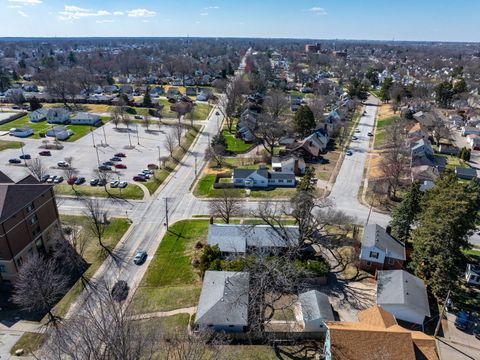 Tiny photo for 630 W Lombard Street, Davenport, IA 52803 (MLS # 12600771)