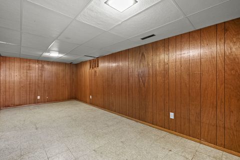 Tiny photo for 630 W Lombard Street, Davenport, IA 52803 (MLS # 12600771)