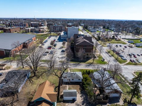 Tiny photo for 630 W Lombard Street, Davenport, IA 52803 (MLS # 12600771)