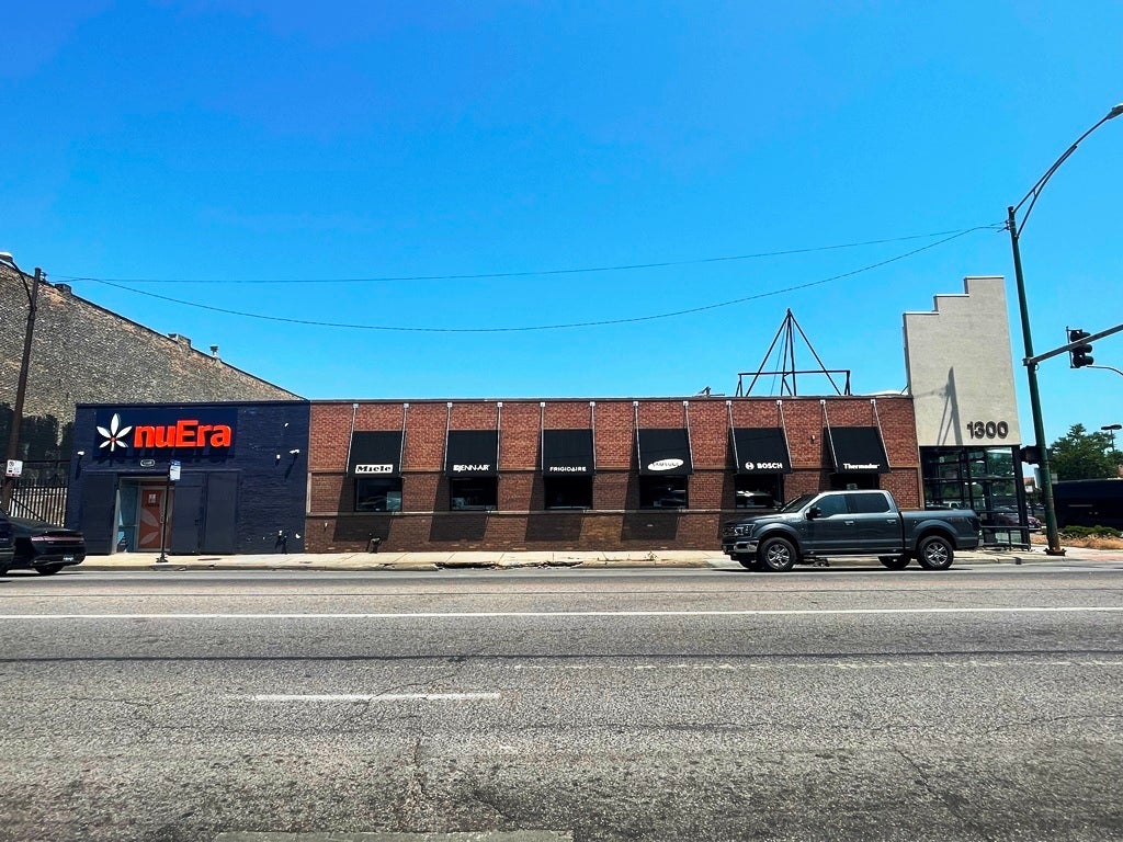 1300 W North Avenue