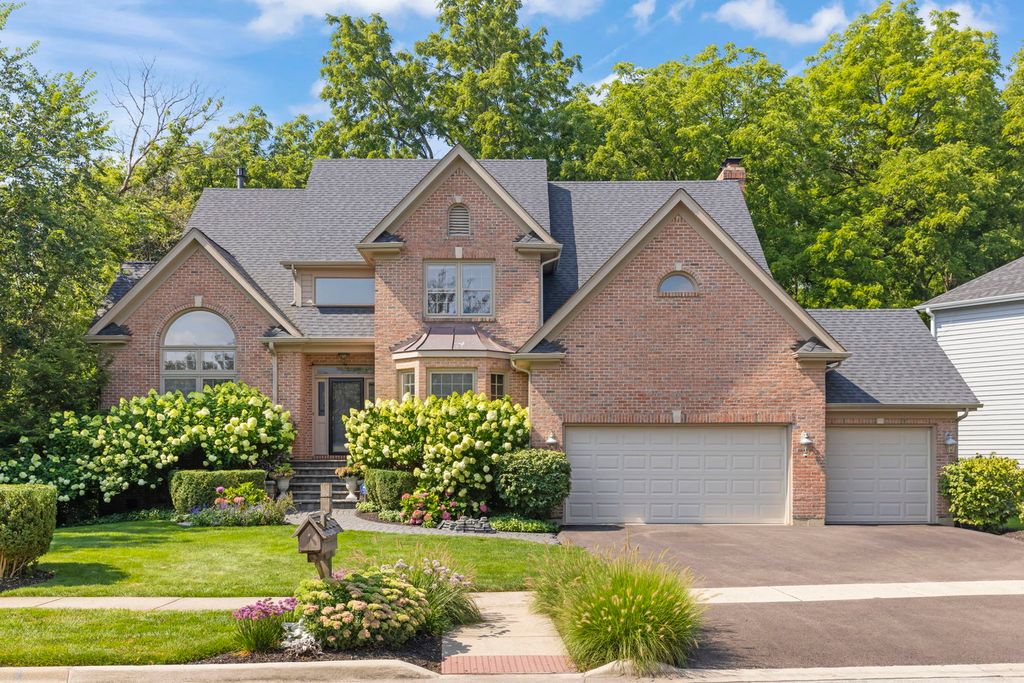 Photo for 6524 Greene Road, Woodridge, IL 60517 (MLS # 12485989)